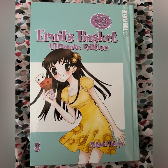 Volume 5&6 of Fruits Basket Manga Ultimate Edition - Picture 3 of 5